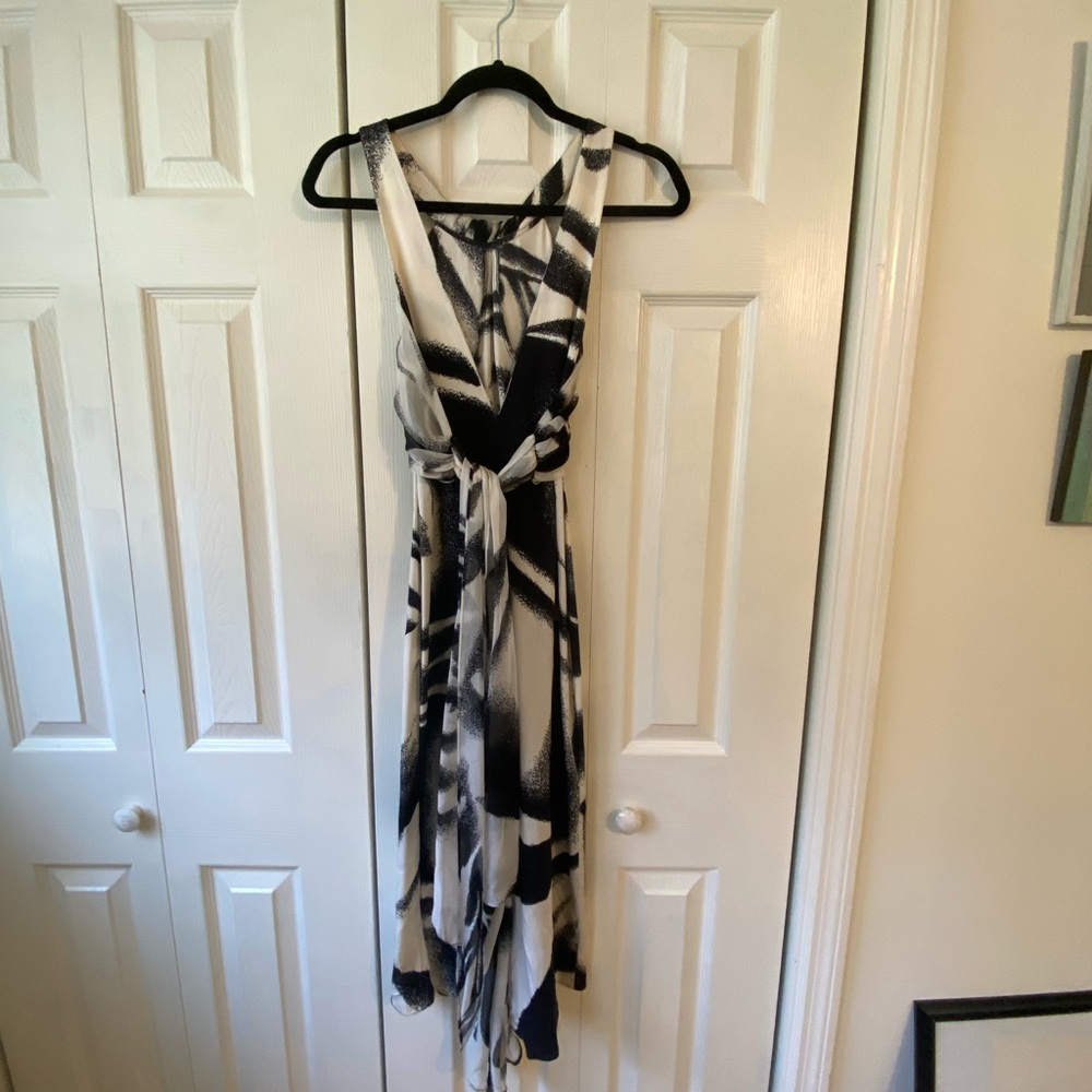Diane Von Furstenberg Black and White Asymmetrical Silk Dress kerchief hem - Picture 3 of 10